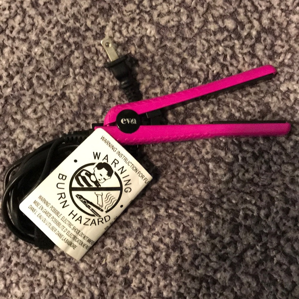 Mini hair straightener